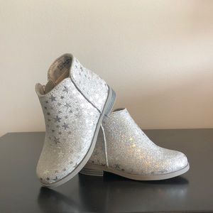 Cat and Jack silver star booties size 9